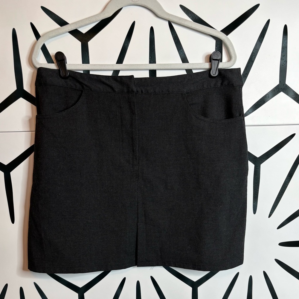 American Eagle Gray Mini Skirt with Pockets and Front Slit Size 14